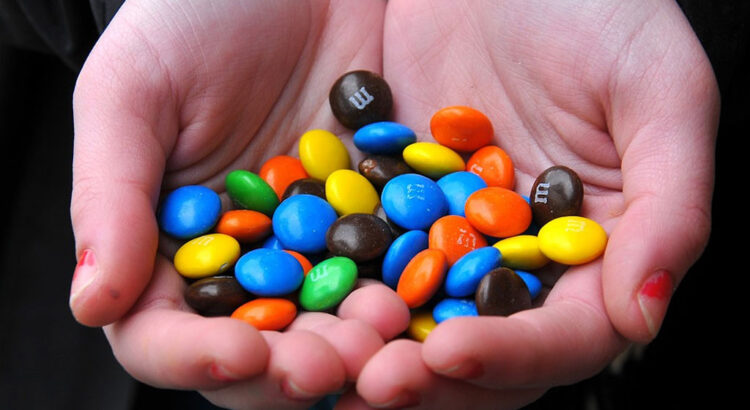 Quelle est la couleur la plus toxique des M&Ms ?