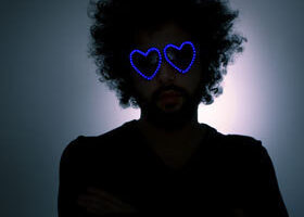 Qui interprète la musique de pub…