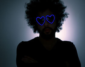 Qui interprète la musique de pub…