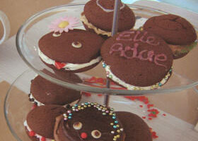 Whoopie pies au chocolat, par Rebecca de Cupcakes & Co