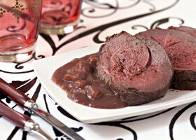 Rôti de biche, sauce grand veneur