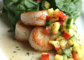 Salade de poires aux noix de Saint-Jacques