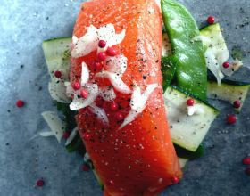 Saumon en papillotte et vinaigrette au thé vert