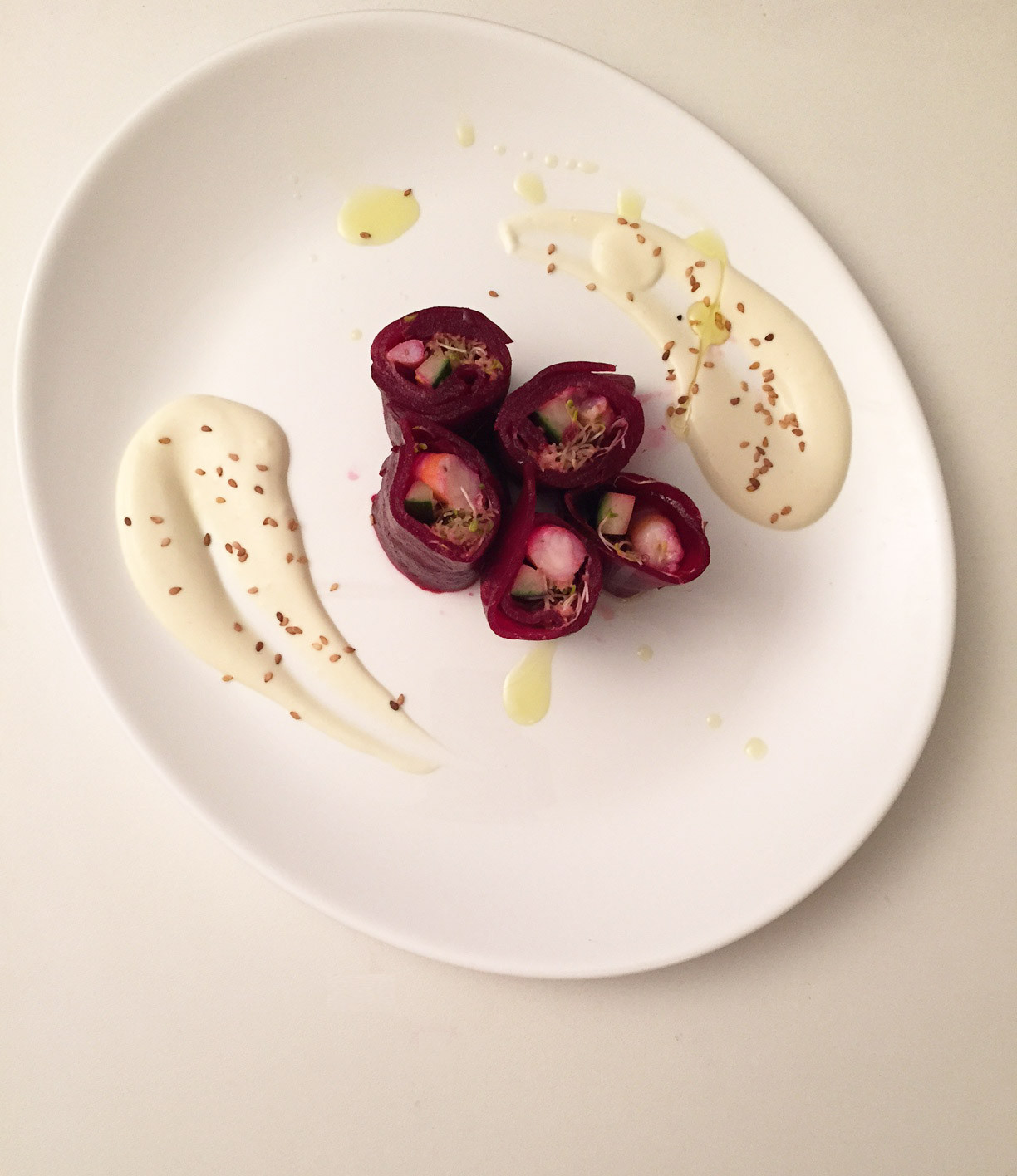 Simple et très très bon : Le maki de betteraves sauce yuzu