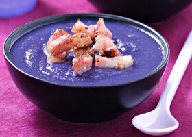 Soupe de chou rouge aux lardons fumés