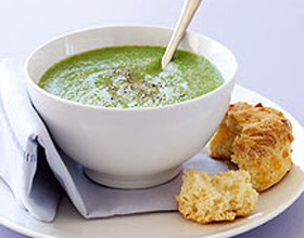 Soupe de courgettes et scones au fromage