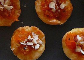 Tartelettes à la carotte confite, cardamome et noisettes