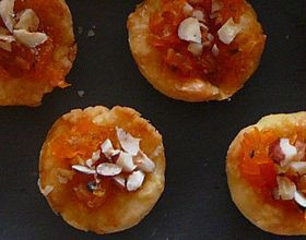 Tartelettes à la carotte confite, cardamome et noisettes