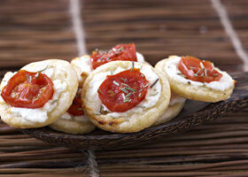 Tartelettes aux tomates cerises et chèvre frais