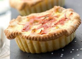 Tartelettes feuillet&eacute;es au bacon