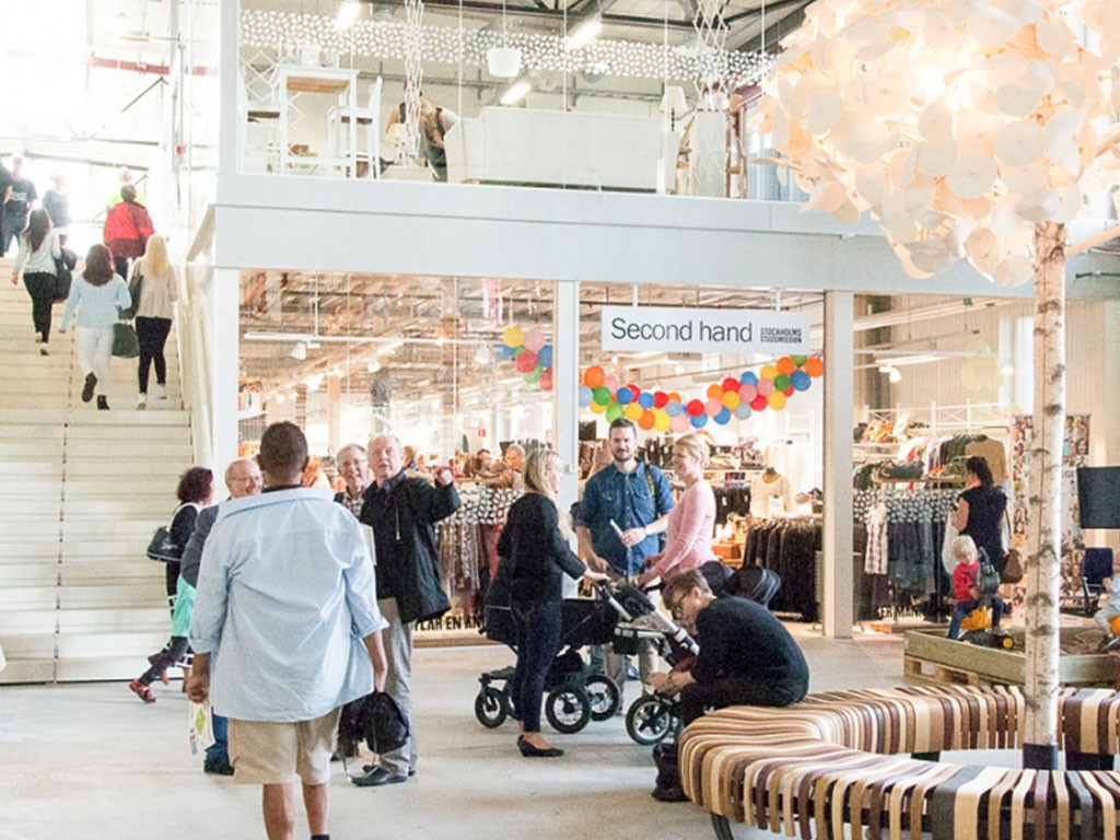 Un centre commercial dédié aux produits recyclés cartonne en Suède