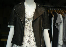 Le bon shopping : 5 vitrines parisiennes, 1 look