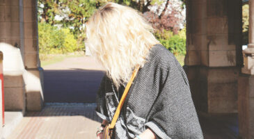 Une coiffure « wild wavy » en 7 minutes chrono (et sans efforts) !