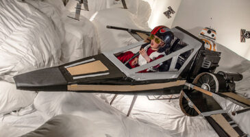 Une famille transforme ses cartons en scènes de ciné !