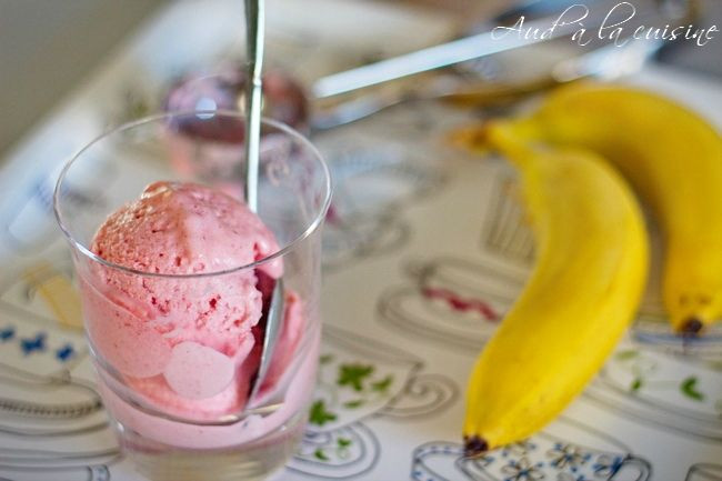Une glace banane/fraises sans sorbetière c&rsquo;est possible !