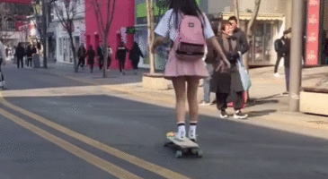 Une longboard et un peu de talent !