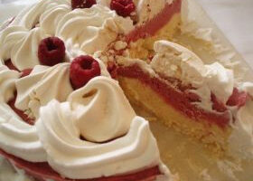 Vacherin à la vanille et framboise