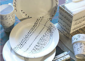 Vaisselle calligraphiée