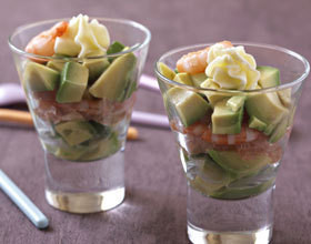 Verrines de pamplemousse, avocat et crevettes