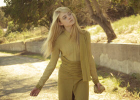 Vidéo : Elle Fanning, sublime dans la nouvelle collection Rodarte