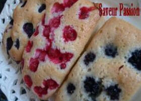 Financier léger aux baies d&rsquo;été