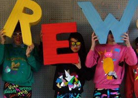 Andrea Crews fait du « Hors pistes »