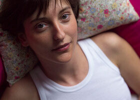 1 fille / 1 bureau avec… Anne Hubert, la Cerise sur le Gâteau