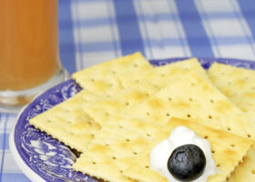 Au goûter et à l&rsquo;apéro, que choisir pour ne pas s&rsquo;arrondir ?