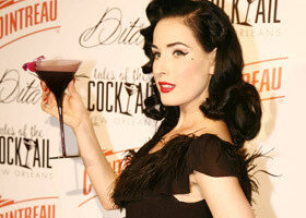 Dita Von Teese ouvre son premier bar privé !