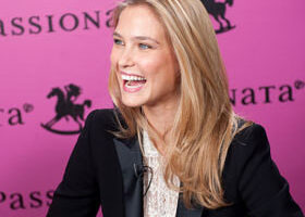 Vidéo : Bar Refaeli à la soirée Passionata, mais où était Léo ?!