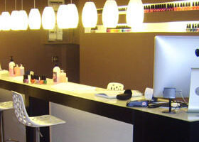 Bars sexys pour filles vernies