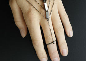 The Kooples lance une gamme de bijoux avec une jeune créatrice…