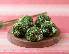 Billes de fromage de chèvre aux herbes