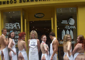 Lush met ses vendeurs à nu