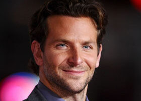 Bradley Cooper mis à nu par ses fans !