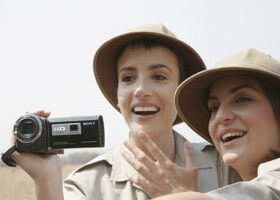 Le 1er caméscope avec projecteur intégré !