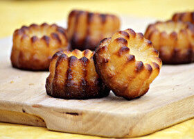 Cannelés bordelais