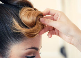 Comment faire un chignon tressé ?