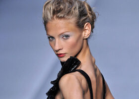 La coupe coup de cur de la Fashion Week : le chignon banane revisité