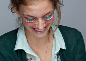 Tuto make-up : je veux des faux-cils flashy !