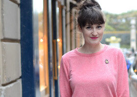 Trois filles, un sweat Le coq sportif