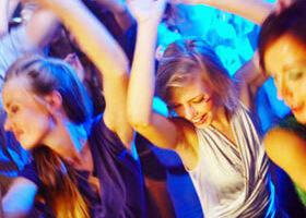 La copine idéale à sortir pour trouver un mec