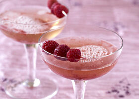 Coupe de champagne à la framboise