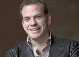 Garou sort son parfum !