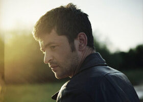 Le chanteur Grégoire rejoint la tournée des « Enfoirés »