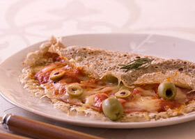 Galettes façon pizza au jambon, olives et fromage