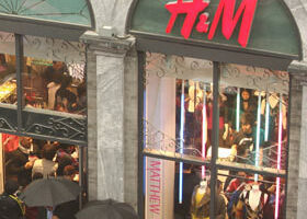 Jimmy Choo chez H&M, c&rsquo;est pour bientôt !