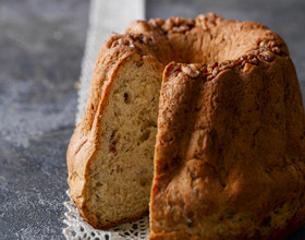 Kougelhopf salé aux noix et aux lardons