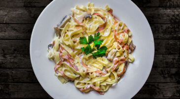 Les pâtes carbonara : recettes, astuces et parfum d’Italie