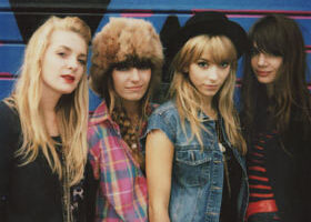 Séance d&rsquo;essayage avec les Plastiscines !